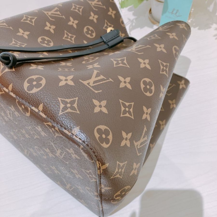 TK2097 Louis Vuitton 水桶包中號黑色老花 金扣肩背包 Black Monogram Canvas NéoNoé MM Bag-7