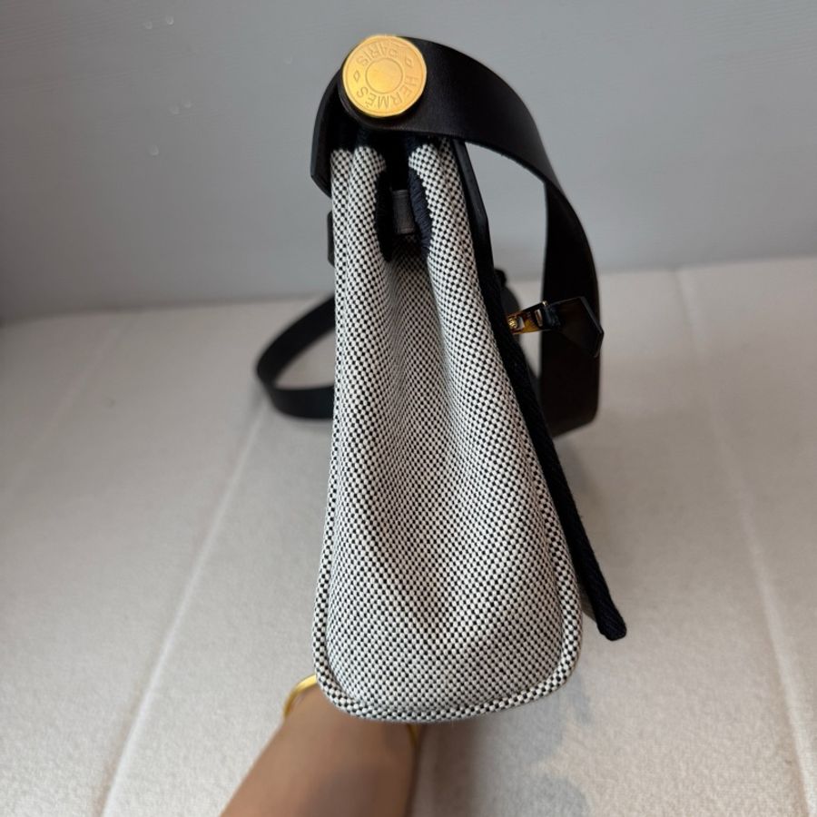 Hermes愛馬仕 herbag mini迷你 黑白熊貓色斜背包 金扣-3