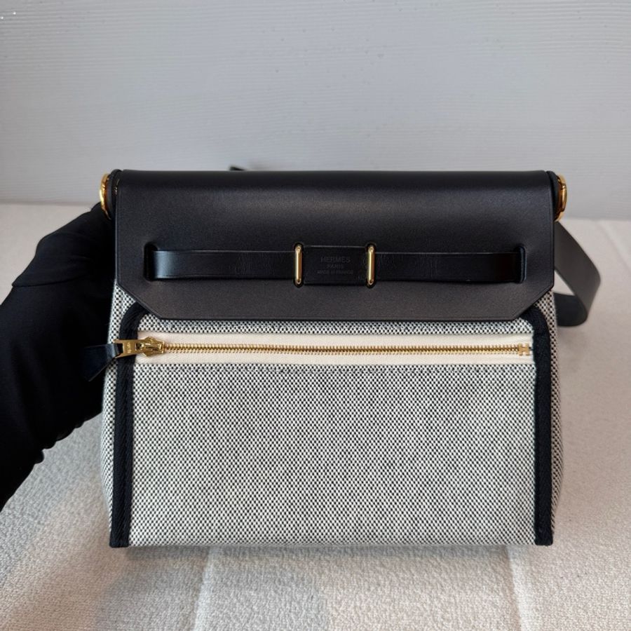 Hermes愛馬仕 herbag mini迷你 黑白熊貓色斜背包 金扣-4