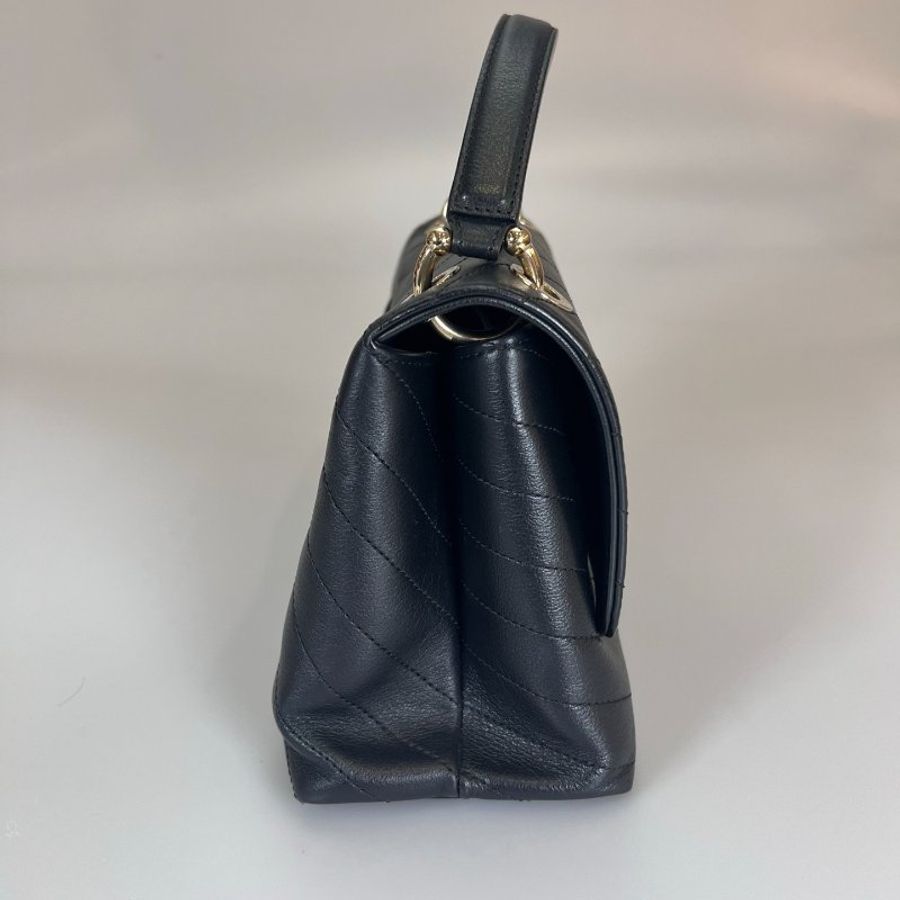 CHANEL HANDLE 24山型紋手提包 牛皮黑金 保卡款27開-4