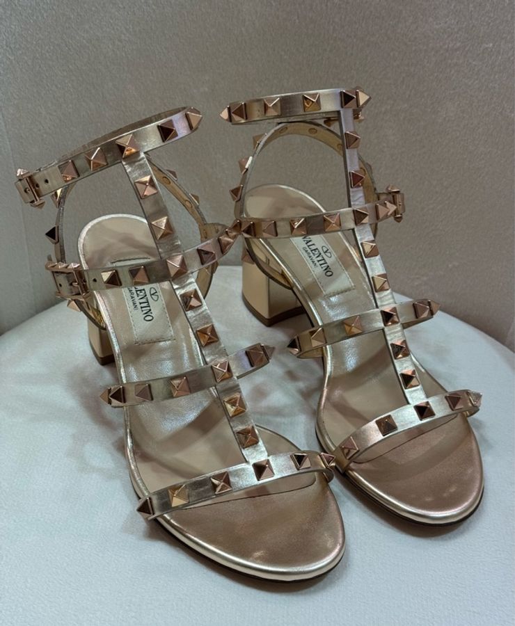 Valentino 金扣高踭鞋-0