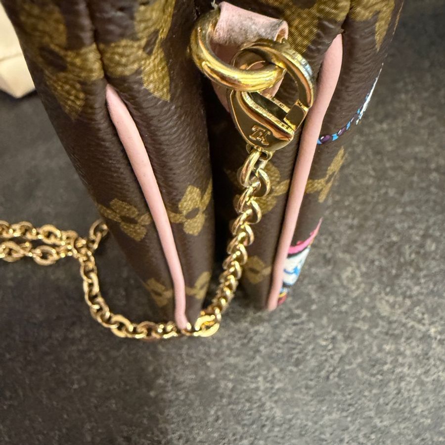 Louis Vuitton (LV) 雙層長鏈條斜背包-10