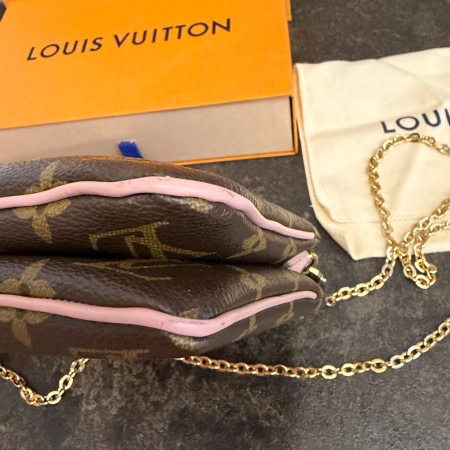 Louis Vuitton (LV) 雙層長鏈條斜背包-12