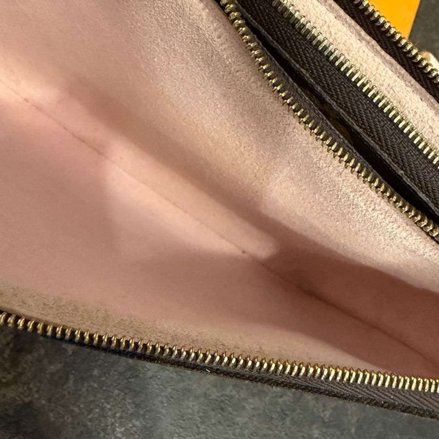Louis Vuitton (LV) 雙層長鏈條斜背包-15