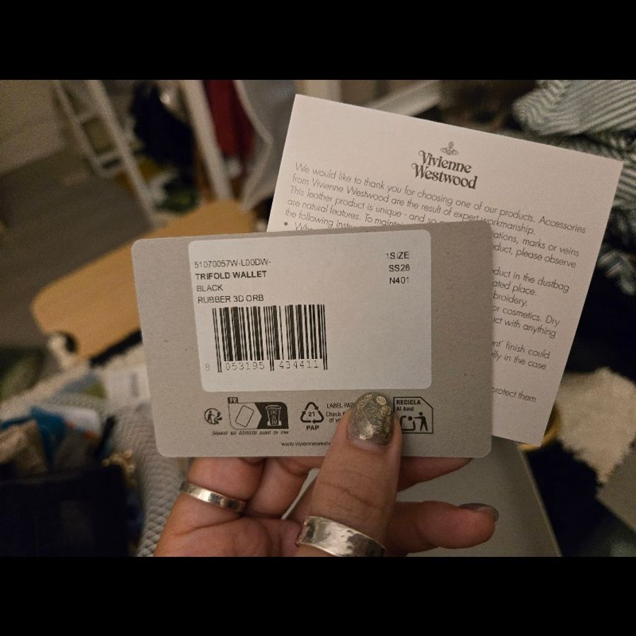 vivienne westwood 日本線黑色浮雕三折小皮夾-3