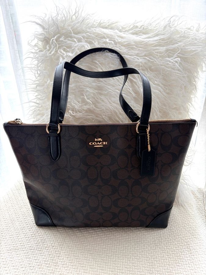 【近全新日貨】Coach 經典老花防刮拉鍊托特包（深咖黑）附原廠紙袋．通勤神包/大容量 Gallery Tote-2