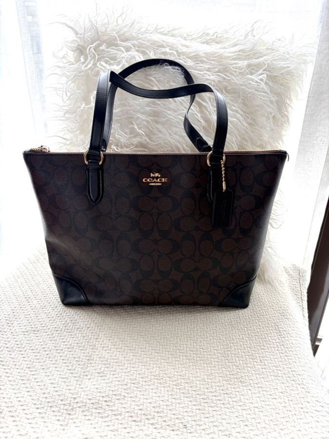 【近全新日貨】Coach 經典老花防刮拉鍊托特包（深咖黑）附原廠紙袋．通勤神包/大容量 Gallery Tote-3