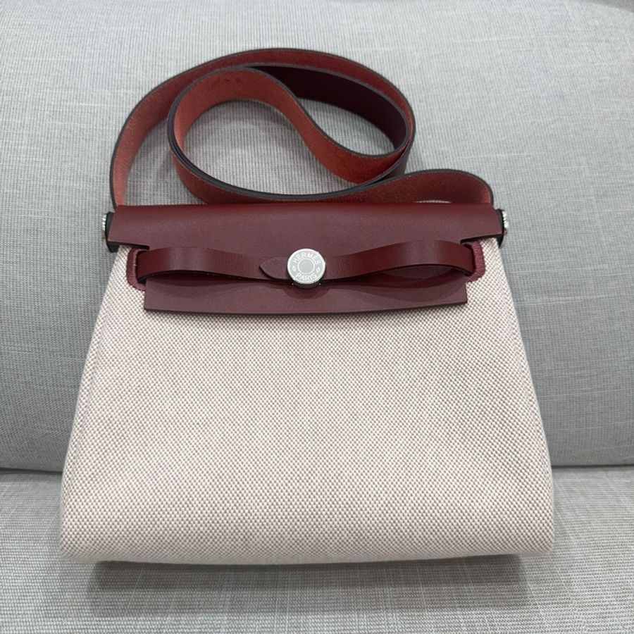 JK國際二手精品✨ 98新 Hermes mini herbag 最新G刻-0
