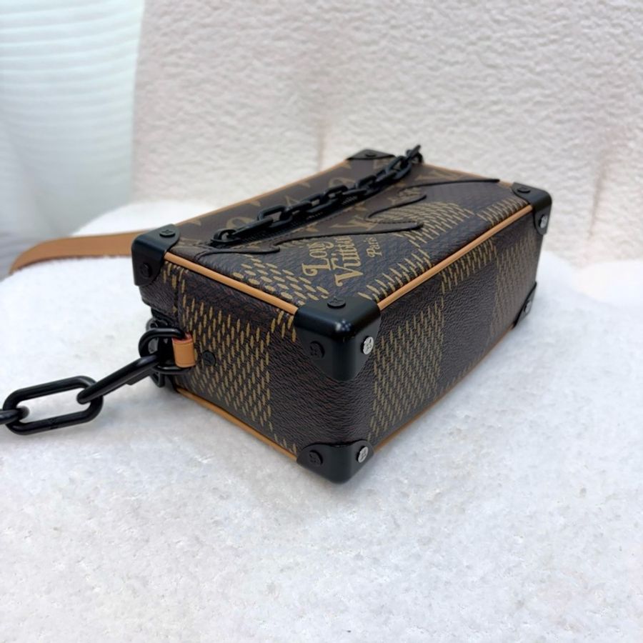 LV 路易威登 原花 Monogram NIGO Mini Soft Trunk 方包 斜背包 聯名包 N60394-15