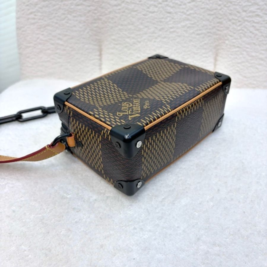 LV 路易威登 原花 Monogram NIGO Mini Soft Trunk 方包 斜背包 聯名包 N60394-17