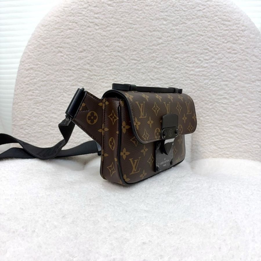 LV 路易威登 原花 Monogram Macassar 黑色 牛皮 S Lock Sling 手提包 胸包 斜背包 M45807-10