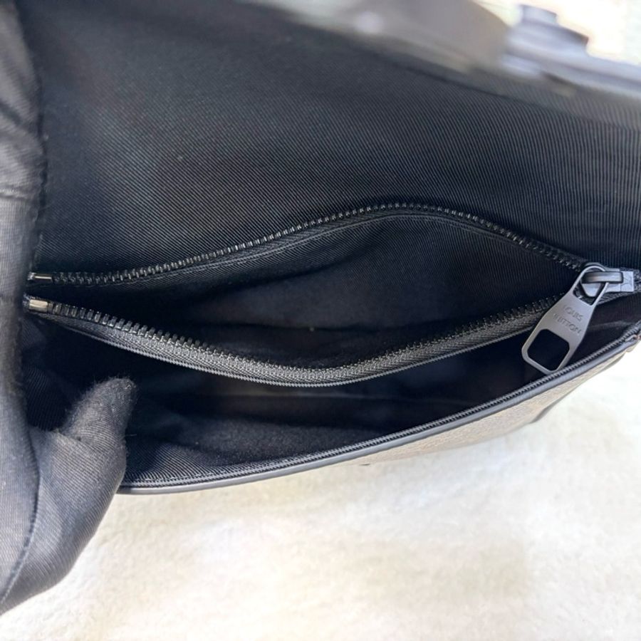 LV 路易威登 原花 Monogram Macassar 黑色 牛皮 S Lock Sling 手提包 胸包 斜背包 M45807-15
