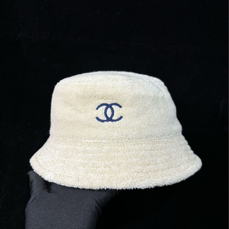 Chanel • 經典卡其色拼深藍色毛巾布大Logo漁夫帽-3