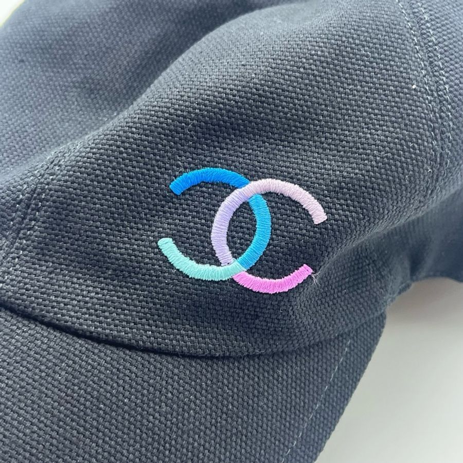 Chanel • 經典24c彩虹大Logo黑色棒球帽-9