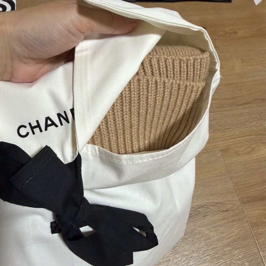 CHANEL 香奈兒 經典雙 C Logo 奶茶色 針織 羊絨 圍巾 披肩 披巾-13