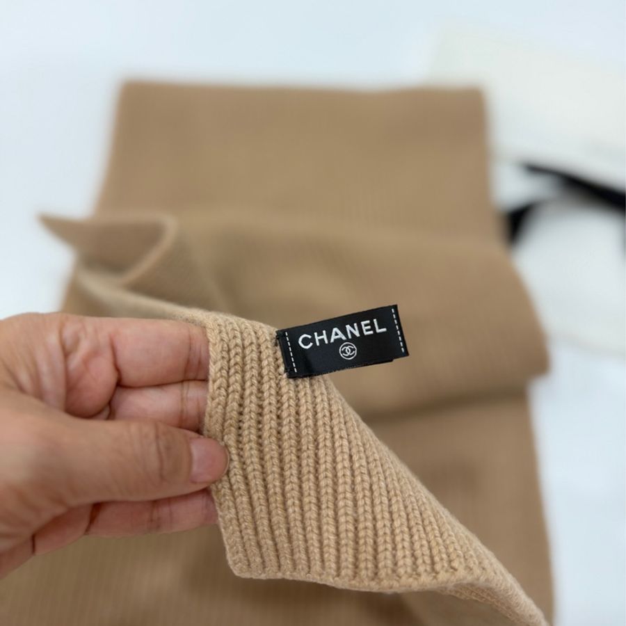 CHANEL 香奈兒 經典雙 C Logo 奶茶色 針織 羊絨 圍巾 披肩 披巾-15