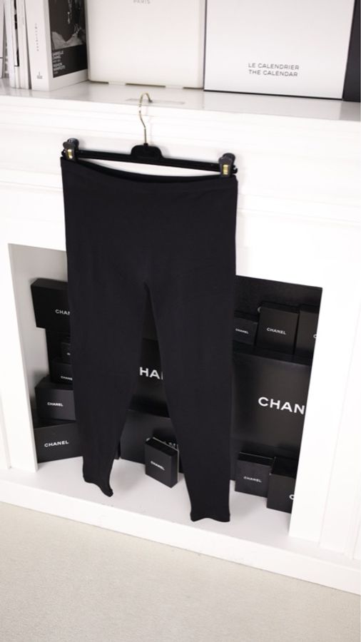 Chanel 18年黑色cc紧身长裤-1