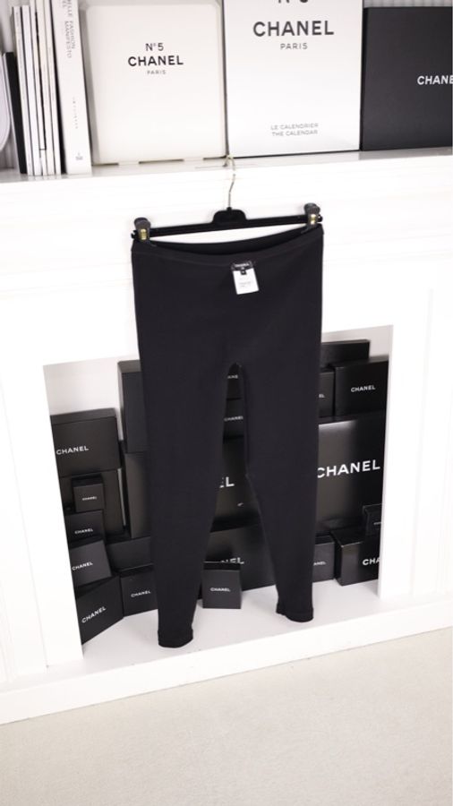 Chanel 18年黑色cc紧身长裤-3