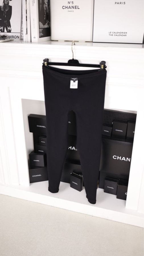 Chanel 18年黑色cc紧身长裤-4