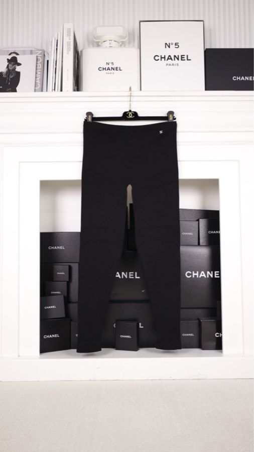 Chanel 18年黑色cc紧身长裤-5