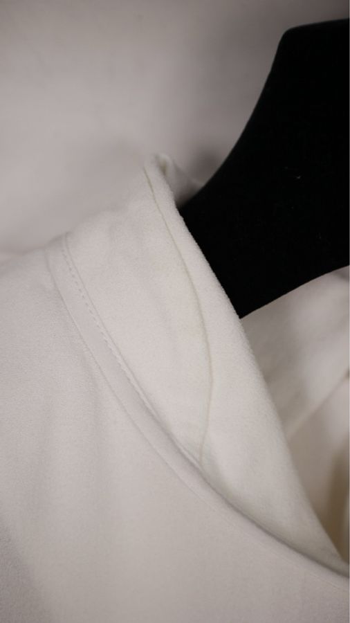 MIU MIU白色真丝莱茵石领口背心马甲上衣-29