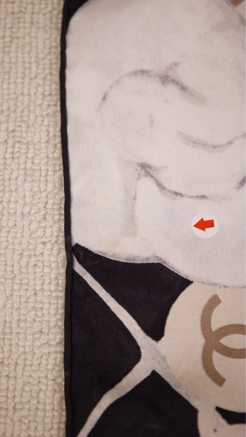 Chanel 黑白cc山茶花菱格纹真丝丝巾-23