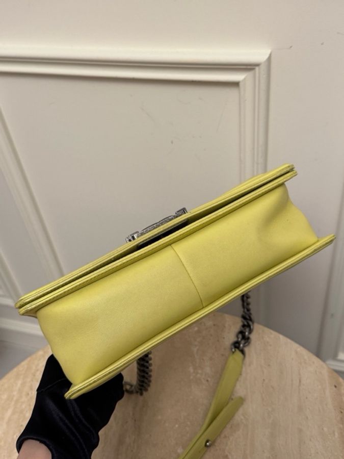 Chanel香奈兒 leboy V紋復古銀扣鏈條包 牛皮 20開有卡 尺寸25*8*14.5-3