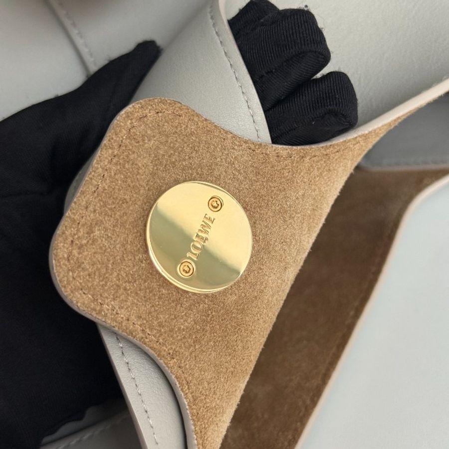 99新🆕 LOEWE 羅意威 Pebble Bucket Medium 灰色-13
