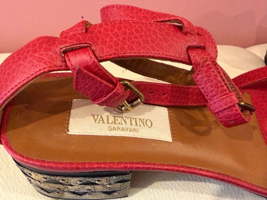 Valentino Garavani 荔枝紋皮革夾腳粗跟涼鞋 紅色 經典西西里風情-10