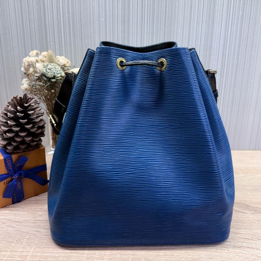 LV M44152 EPI Petit Noe藍黑色拼色水波紋牛皮水桶包肩背包-12