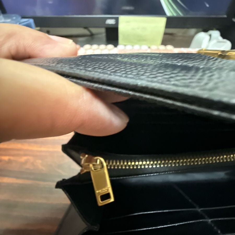 YSL 黑金魚子醬信封式長夾-15