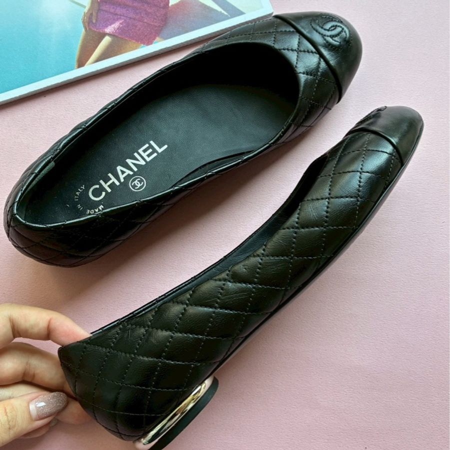 Chanel 黑色菱格紋娃娃鞋36.5-4