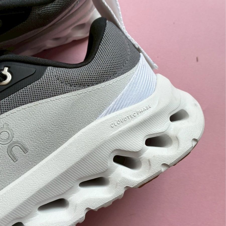 Loewe x on 聯名運動鞋👟37-6