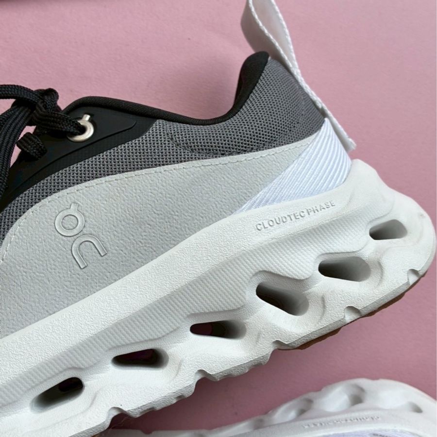 Loewe x on 聯名運動鞋👟37-11