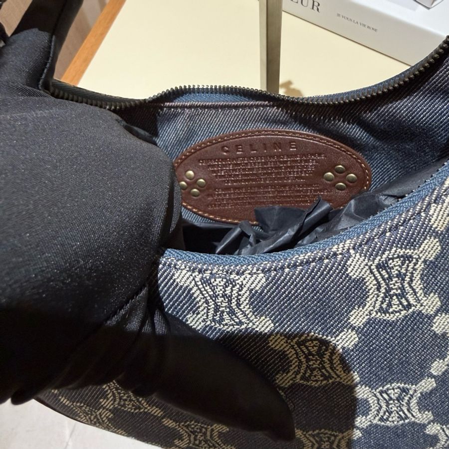 Celine 賽琳vintage TRIOMPHE牛仔布 腋下包-4