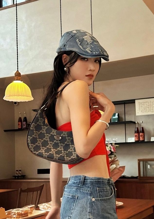 Celine 賽琳vintage TRIOMPHE牛仔布 腋下包-6