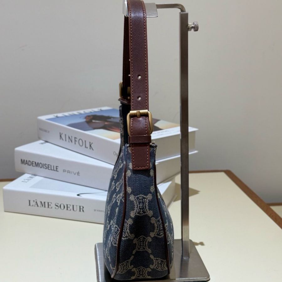 Celine 賽琳vintage TRIOMPHE牛仔布 腋下包-8