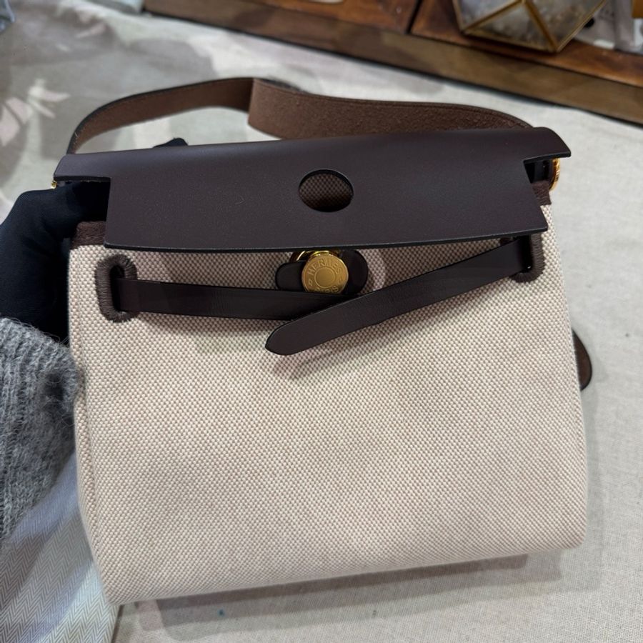 99閒置新票據🎫愛馬仕/Hermes mini herbag 烏木色 斜挎包-10