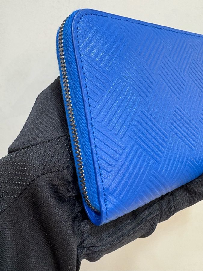 Bottega Veneta (BV) 藍石藍小牛皮拉鍊長夾 全新-1