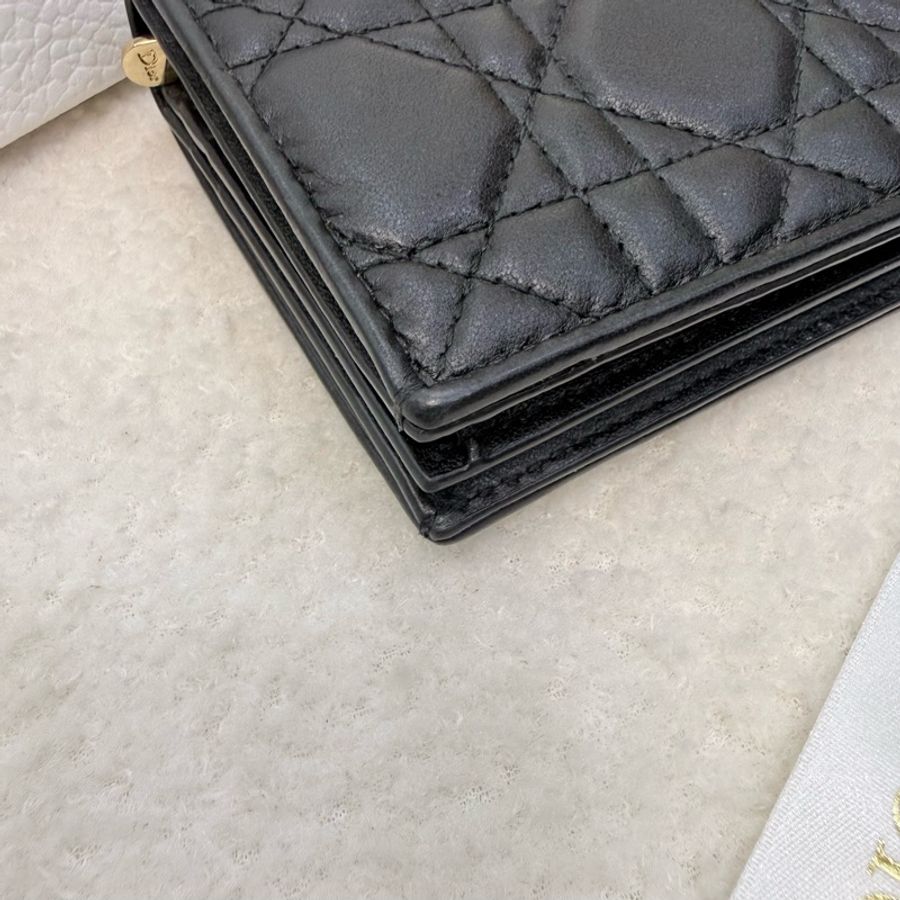 Dior黑色Cannage羊皮黛妃金釦短夾-9