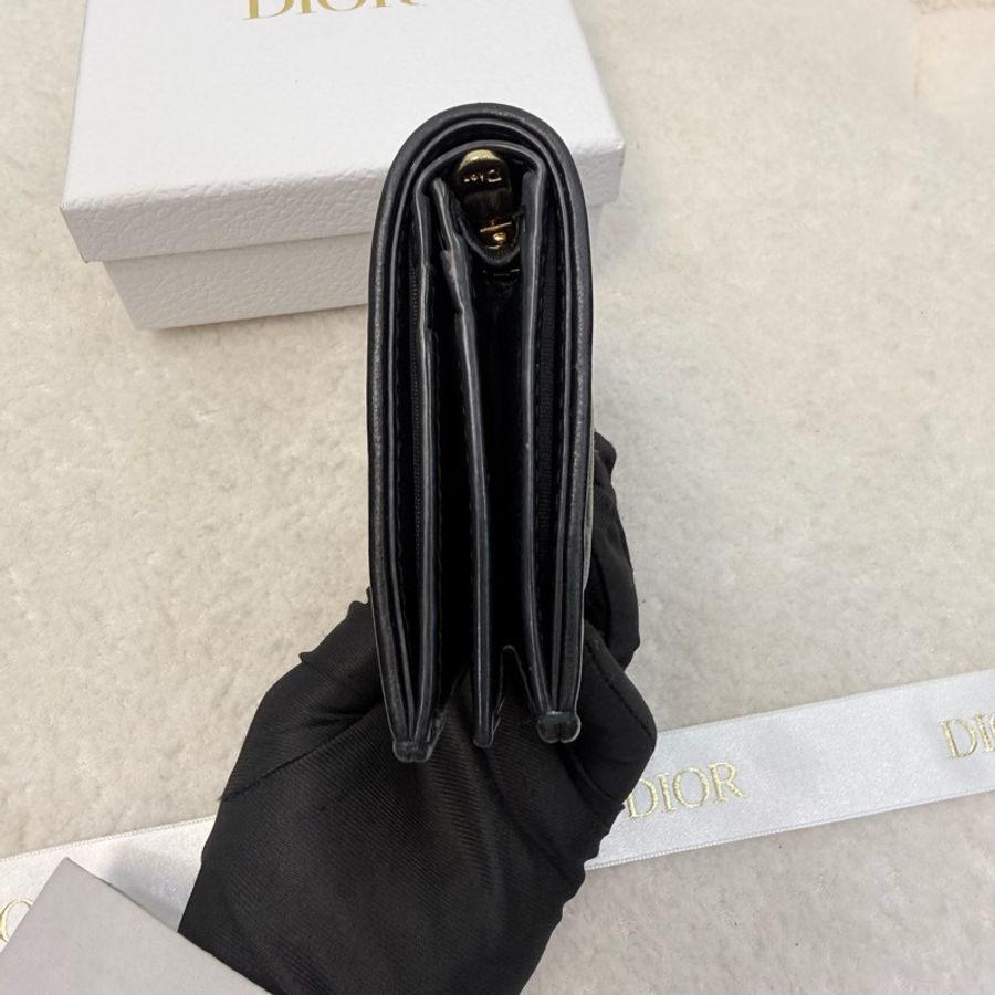 Dior黑色Cannage羊皮黛妃金釦短夾-13