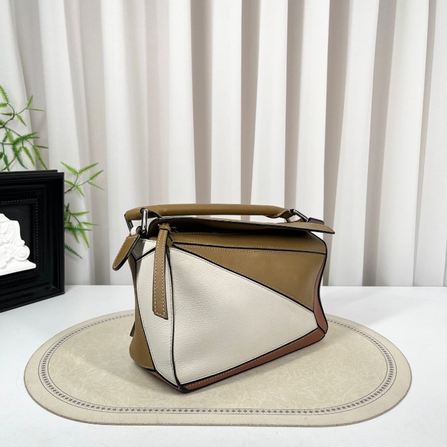 Loewe puzzle焦糖色拼色幾何包-3