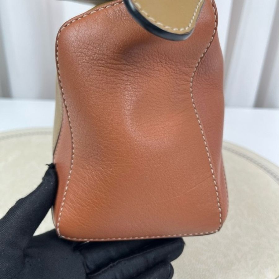 Loewe puzzle焦糖色拼色幾何包-13