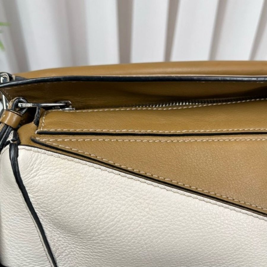 Loewe puzzle焦糖色拼色幾何包-14