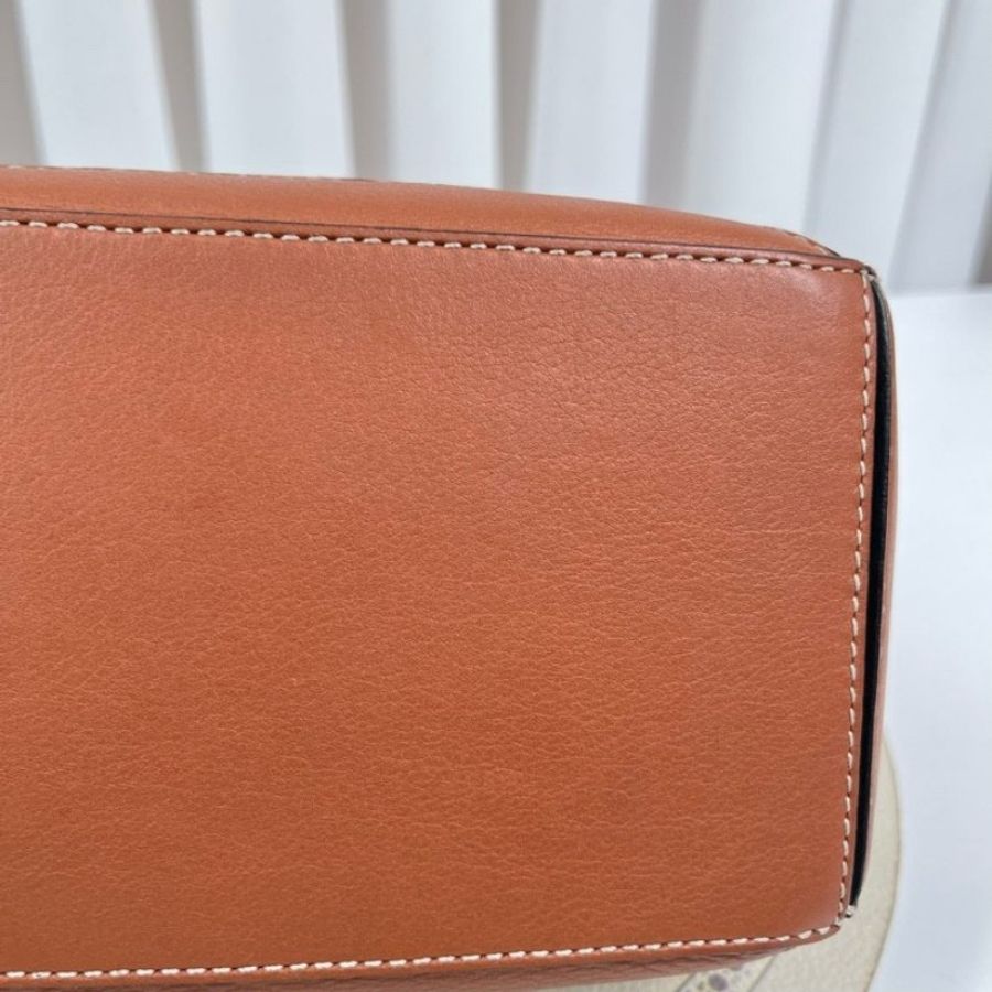 Loewe puzzle焦糖色拼色幾何包-23