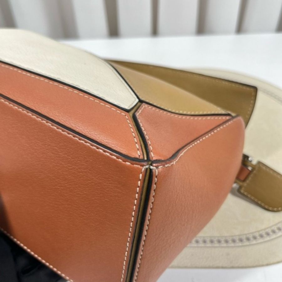 Loewe puzzle焦糖色拼色幾何包-25