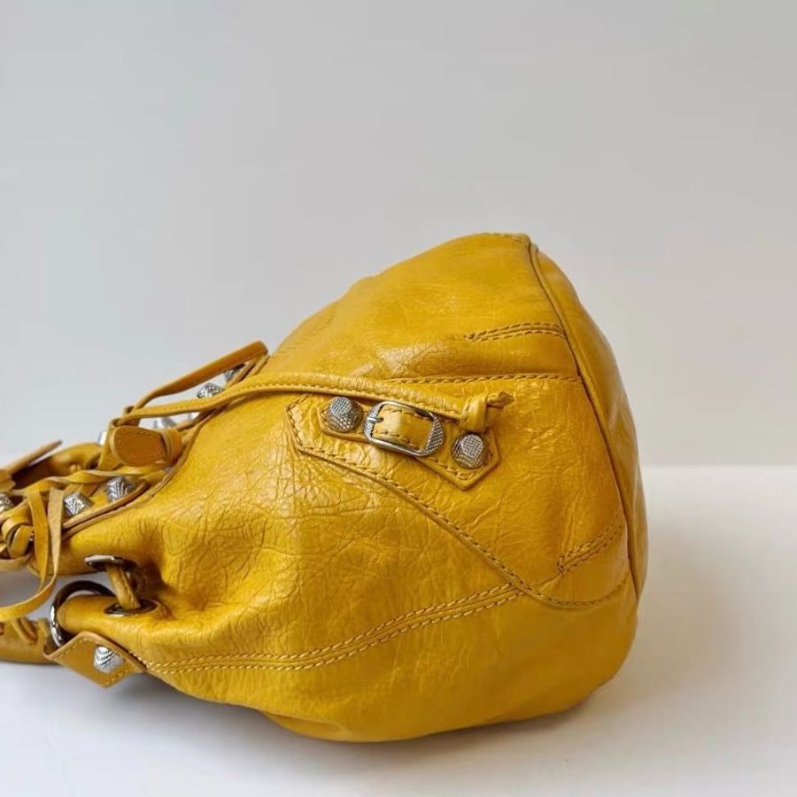 Balenciaga Pompon系列機車水桶包 黃色 16x23x16cm 98新配件肩帶 鏡子 塵袋-7