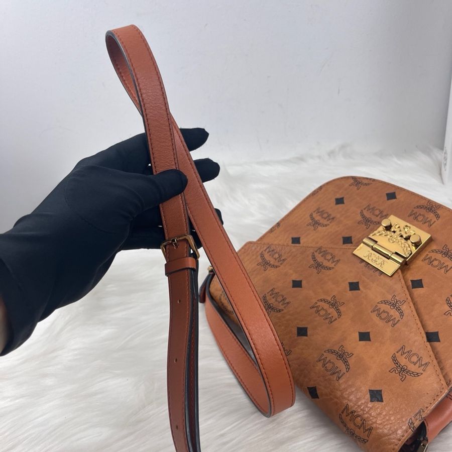 MCM 郵差包,牛皮革 小號-4