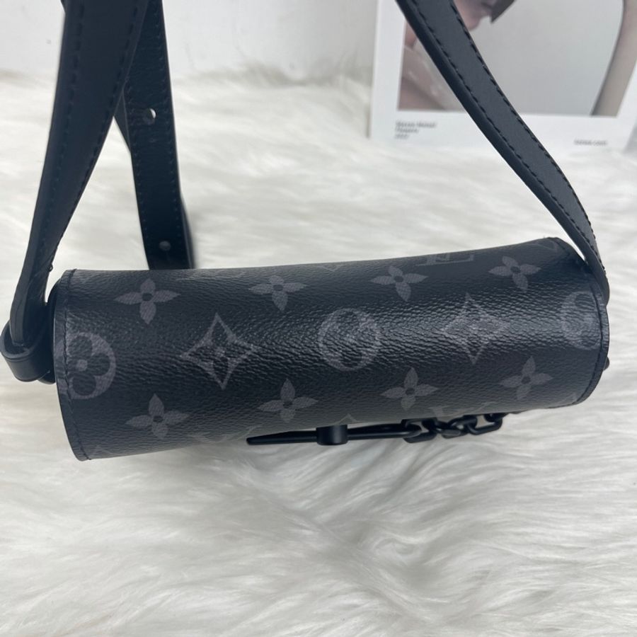 Louis Vuitton 路易威登Steamer 黑武士插銷盒子包,芯片款,尺寸:18 x 11 x 6.5-4