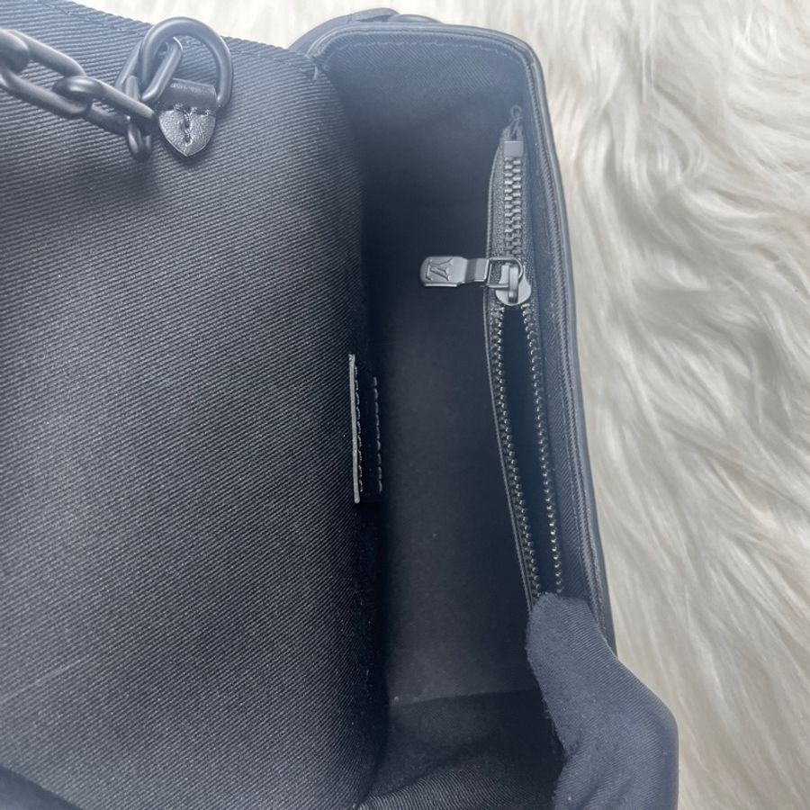 Louis Vuitton 路易威登Steamer 黑武士插銷盒子包,芯片款,尺寸:18 x 11 x 6.5-7